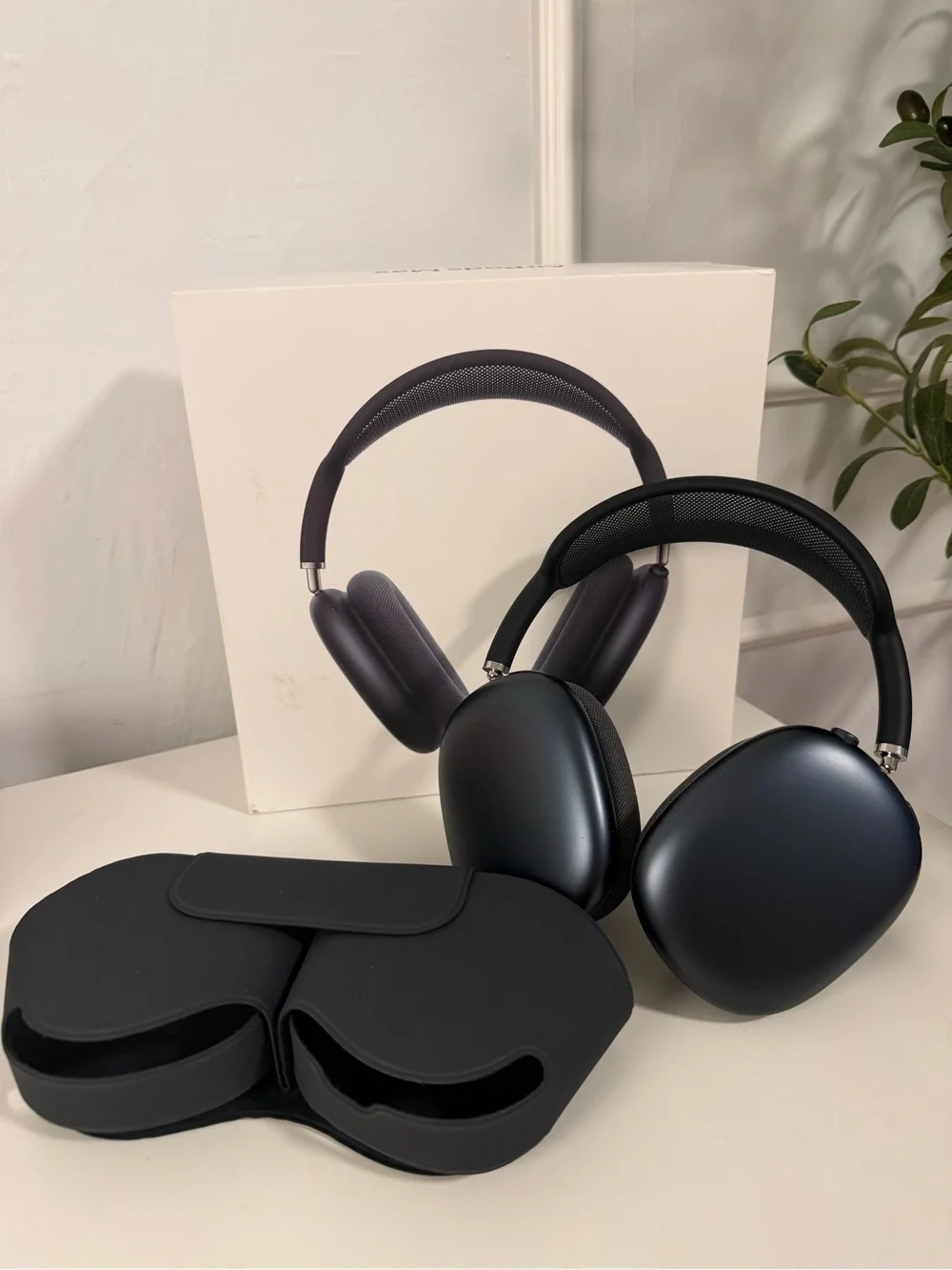 Apple AirPods Max USB-C – Midnight – Excellent Condition + Original Box